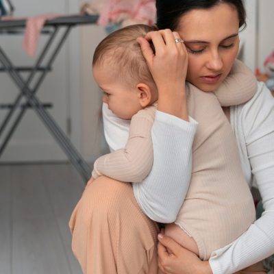 Baby blues : comprendre et surmonter cette émotion après l'accouchement