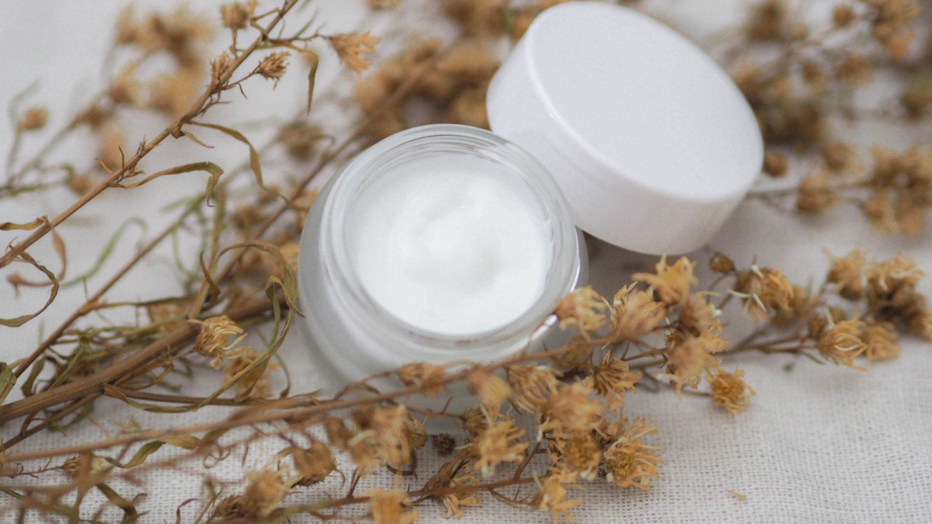 Pourquoi investir dans des soins naturels haut de gamme transforme votre routine beauté ?