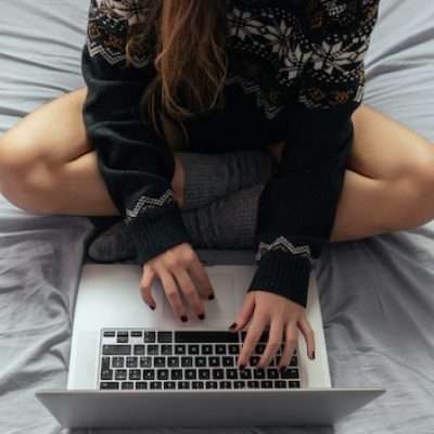 Pourquoi privilégier un sexshop en ligne plutôt qu’un magasin physique ?