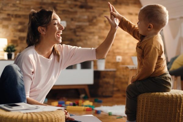 Services à la personne : une solution complète pour le ménage et la garde d’enfants
